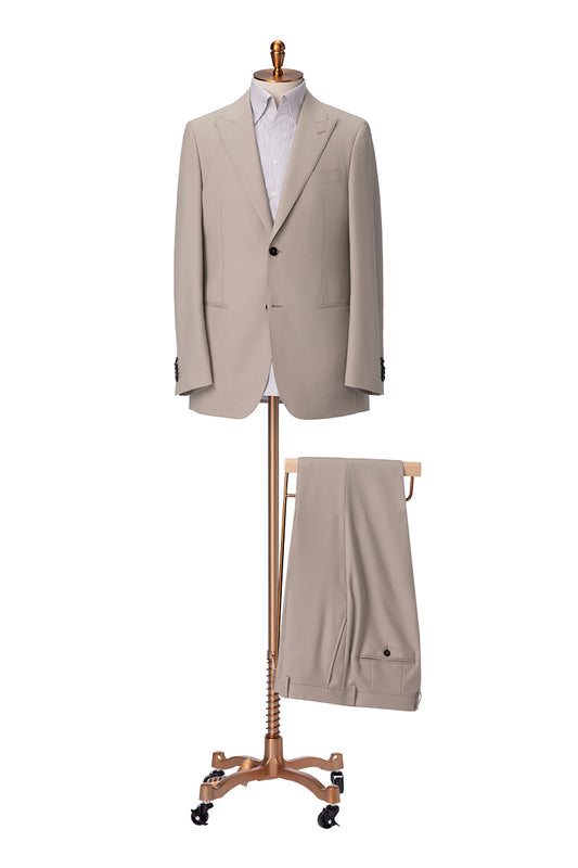 Bespoke khaki wool suit – luxury men’s fashion with custom tailored fit