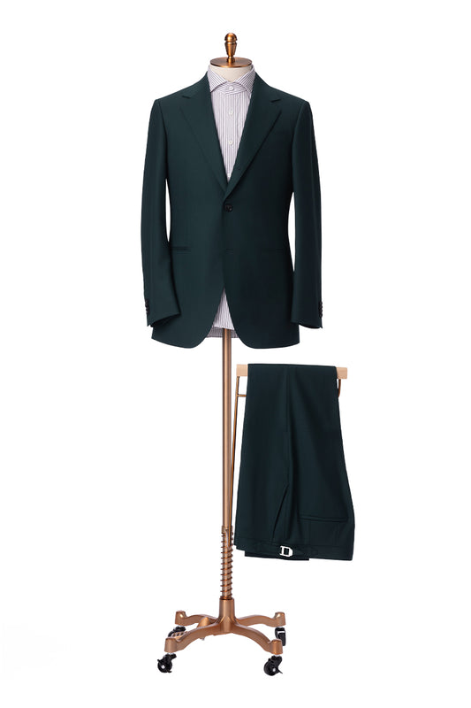 Bespoke hunter green suit – luxury men’s fashion with custom tailored fit