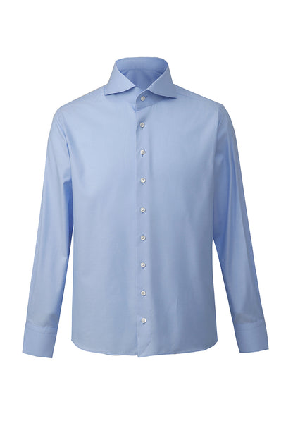 Bespoke light blue dress shirt – luxury men’s fashion with custom tailored fit