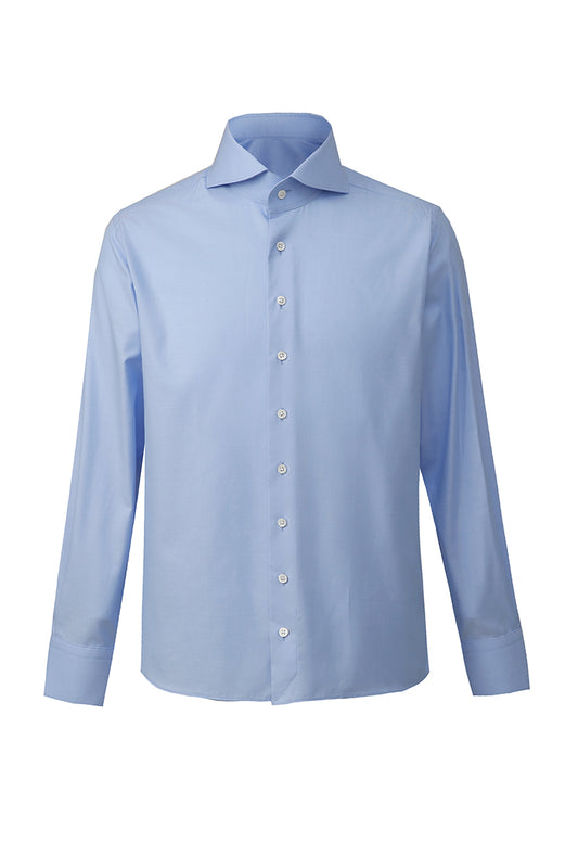 Bespoke light blue dress shirt – luxury men’s fashion with custom tailored fit